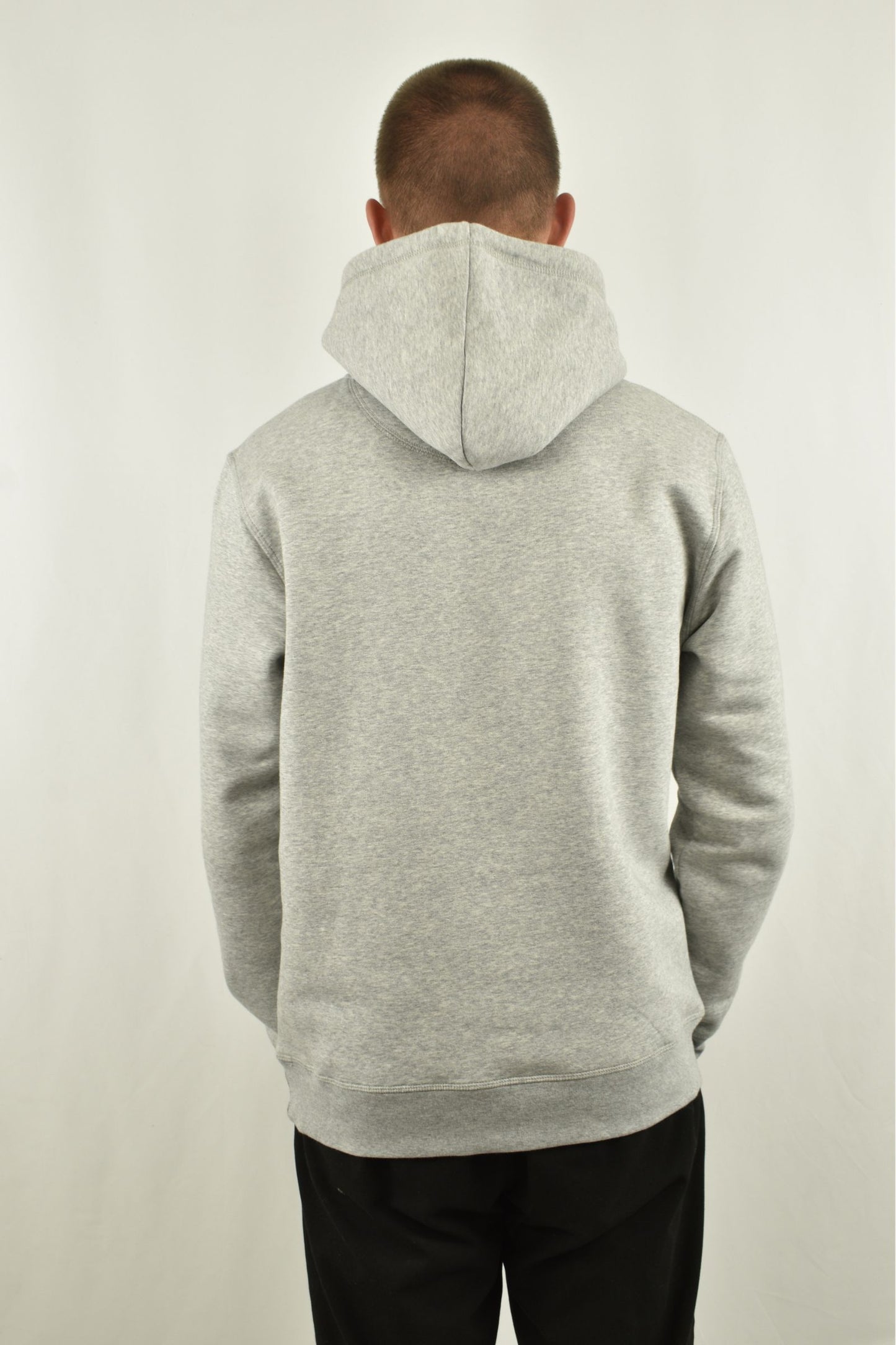 Oversized Hoodie Basic in Grau in der Rückansicht - nachhaltige Streetwear von unfgtble
