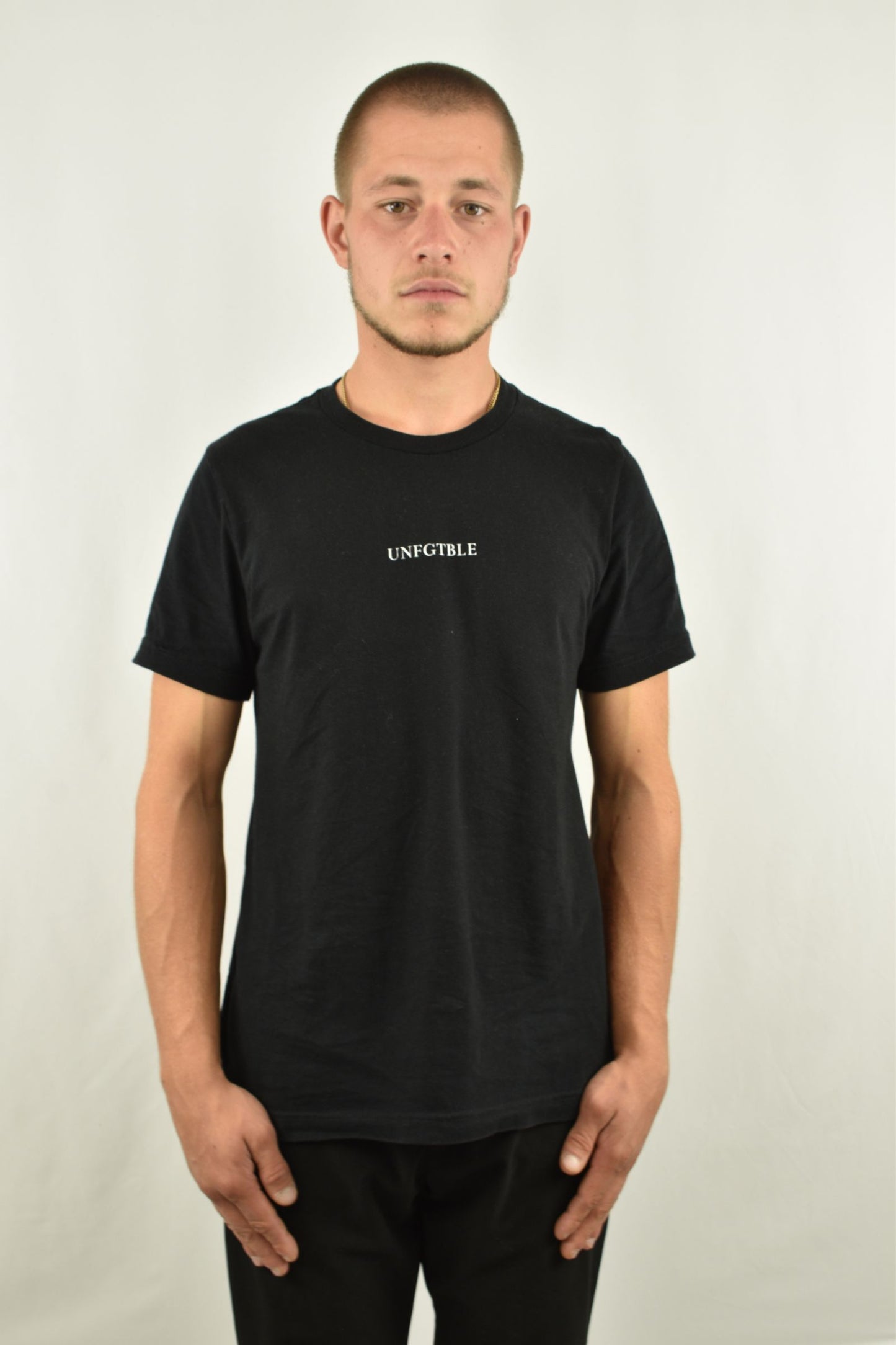 Oversized T-Shirt Dont Like Everyone in der Frontansicht - nachhaltige Streetwear von unfgtble