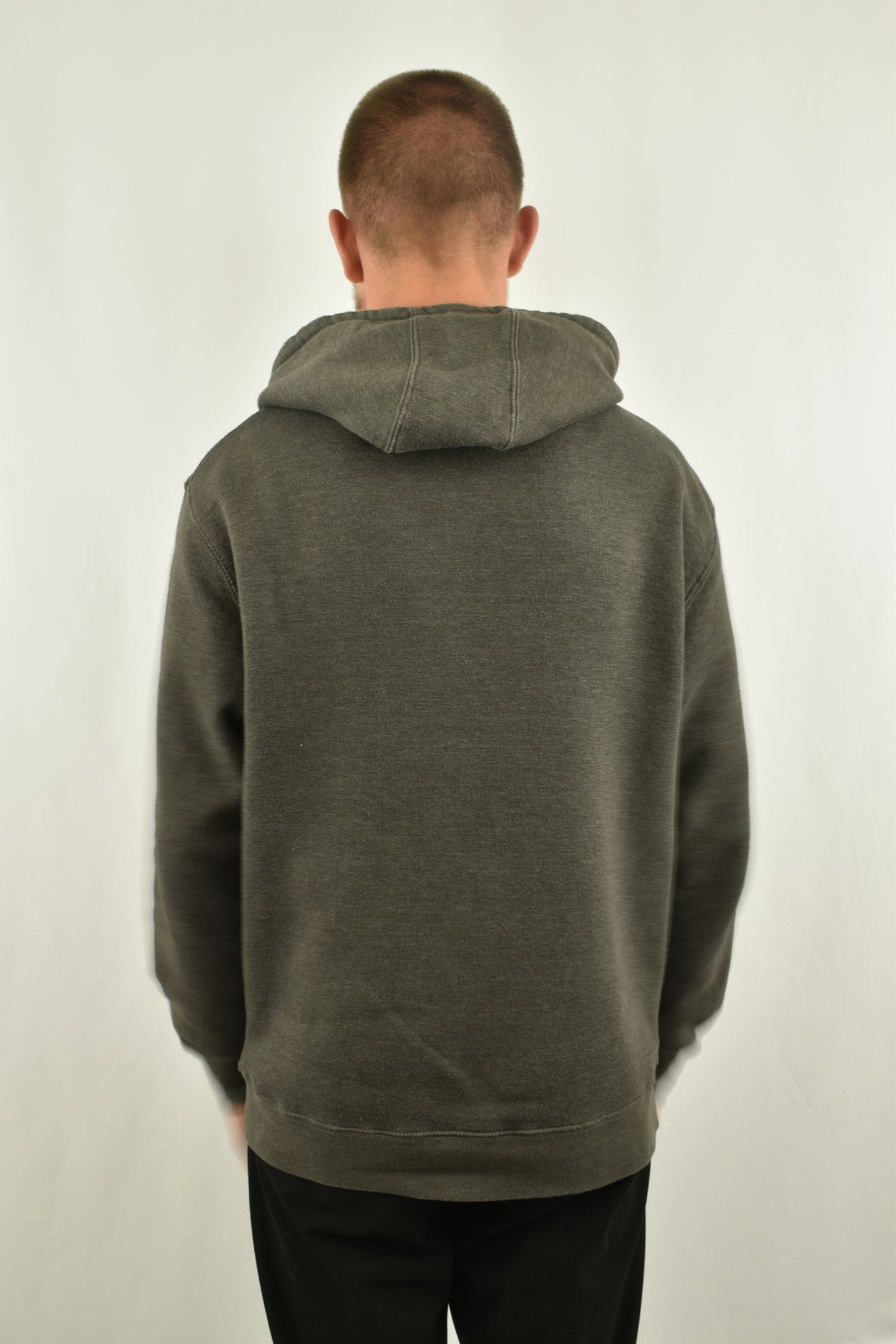 Oversized Zip-Hoodie Basic in Grau in der Rückansicht - nachhaltige Streetwear von unfgtble
