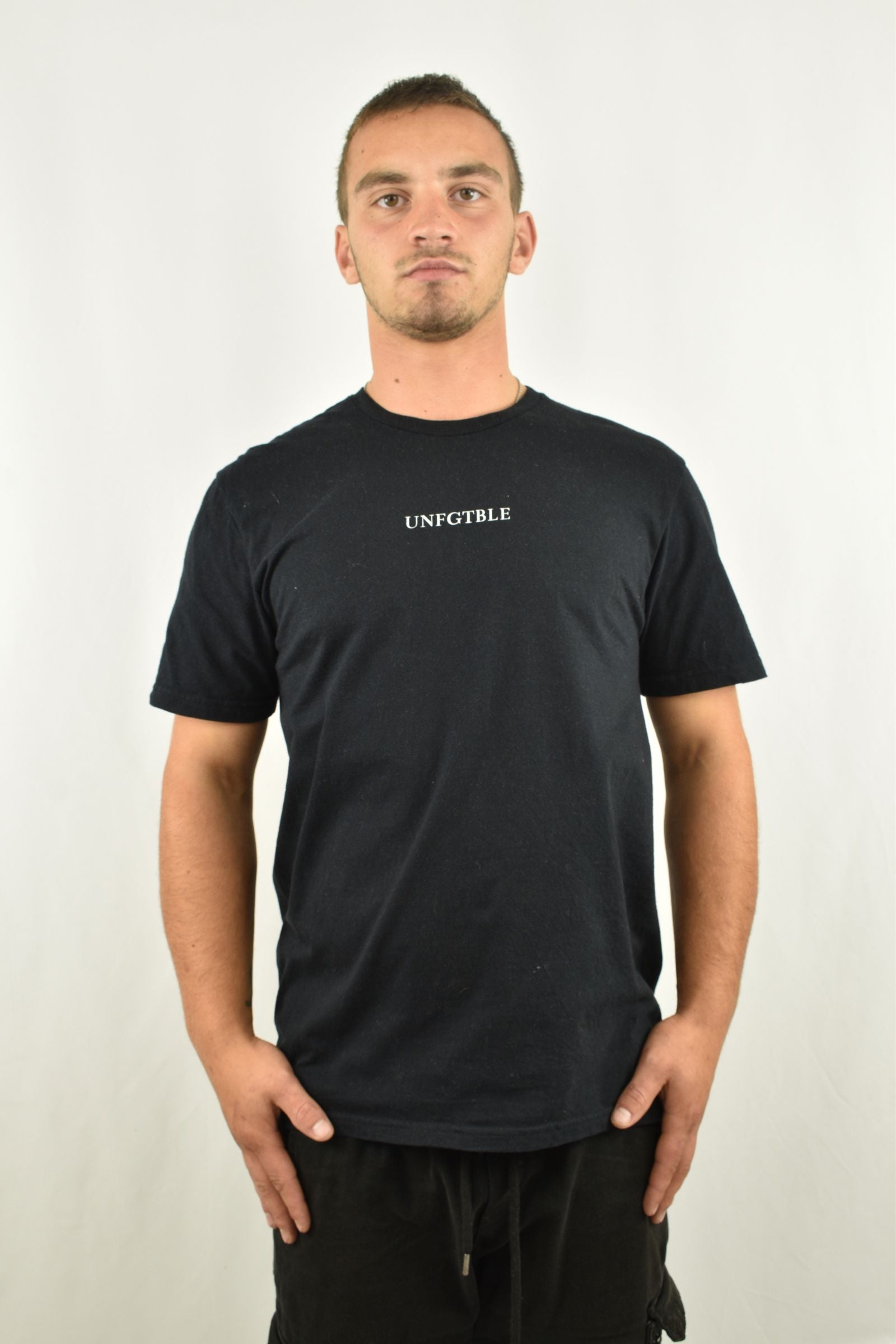 Oversized T-Shirt Breathtaking in der Frontansicht - nachhaltige Streetwear von unfgtble