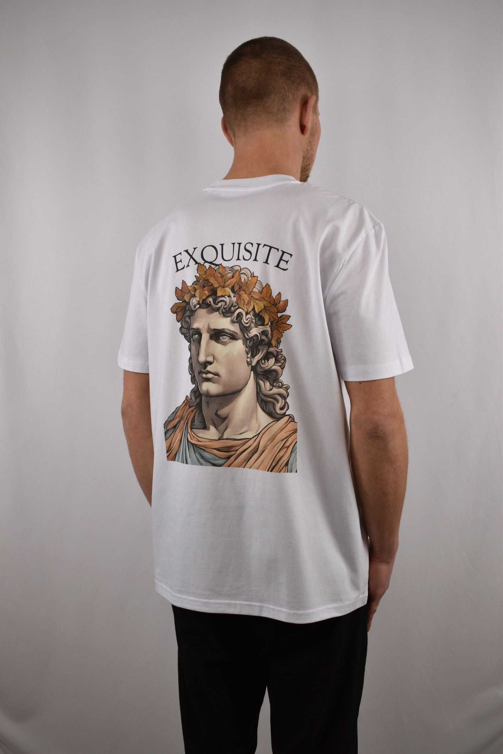 Oversized T-Shirt Exquisite in der Seitenansicht - nachhaltige Streetwear von unfgtble