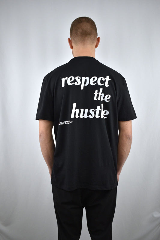 Oversized T-Shirt Respect the Hustle in der Rückansicht - nachhaltige Streetwear von unfgtble