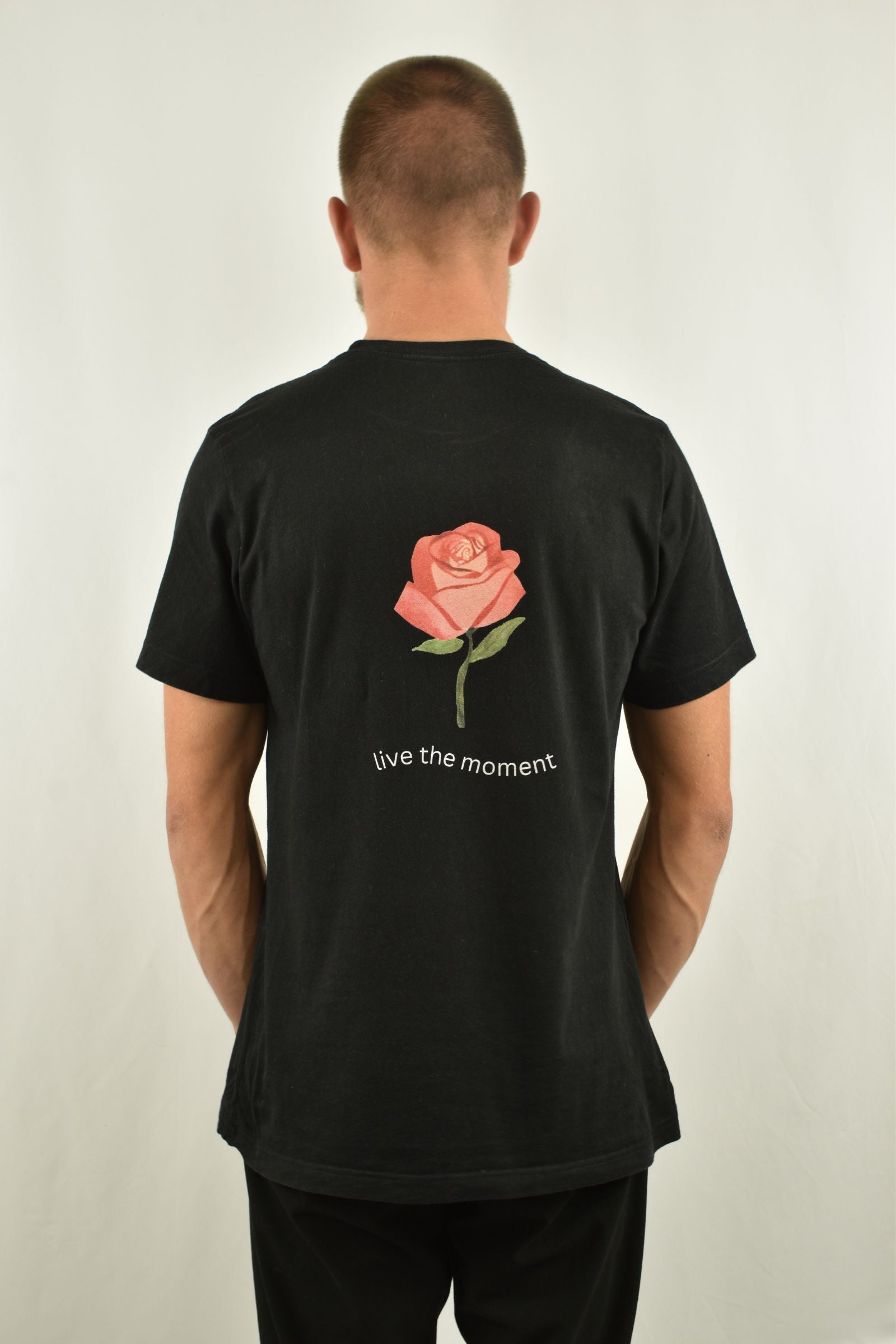 Oversized T-Shirt Rose in der Rückansicht - nachhaltige Streetwear von unfgtble