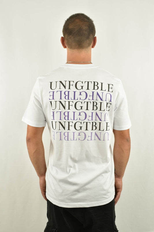 Oversized T-Shirt Six Lila in der Farbe Weiß in der Rückansicht - nachhaltige Streetwear von unfgtble